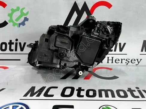Mercedes-Benz C Serisi Sol Ön Far 2059062504 çıkma parça