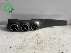 MERCEDES CLA 117 KASA KALORİFER HAVA NOZUL VE ÇERÇEVE