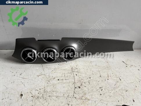 Mercedes-Benz CLA Kalorifer çıkma parça
