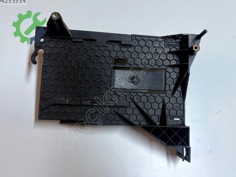 Mercedes-Benz CLA Bakalitler A2465452540 çıkma parça