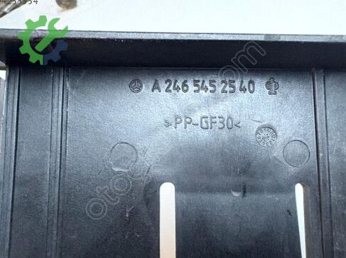 Mercedes-Benz CLA Bakalitler A2465452540 çıkma parça