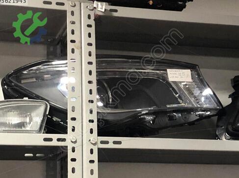 Mercedes-Benz CLA Sağ Ön Far çıkma parça