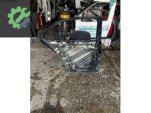 Mercedes-Benz E Serisi Sol Arka Kapı çıkma parça