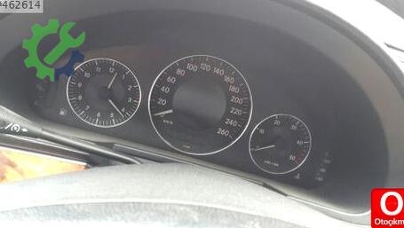 Mercedes-Benz 220 Gösterge Saati çıkma parça