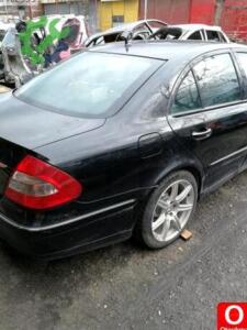 Mercedes E 220 sağ arka çamurluk kesme orjinal çıkma