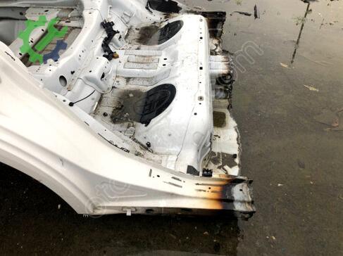 Mercedes-Benz E Serisi Sağ Arka Çamurluk çıkma parça