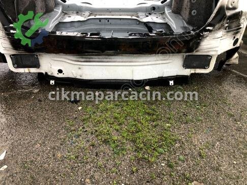 Mercedes-Benz E Serisi Sağ Arka Çamurluk çıkma parça