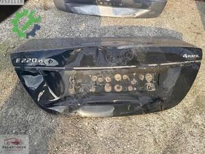 MERCEDES E SERİSİ BAGAJ KAPAĞI ÇIKMA ORJİNAL