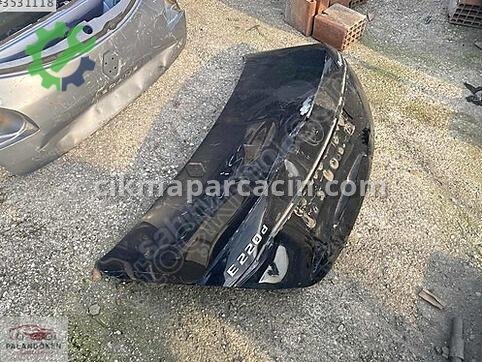 Mercedes-Benz E Serisi Bagaj Kapağı çıkma parça