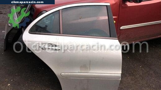 Mercedes-Benz E Serisi Sağ Arka Kapı çıkma parça