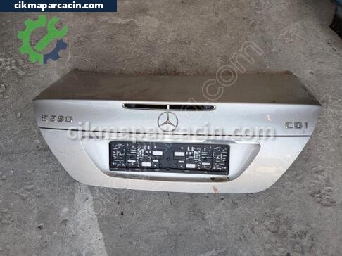 Mercedes-Benz E Serisi Bagaj çıkma parça