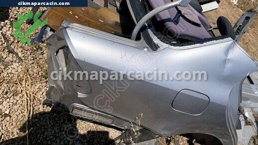 Mercedes-Benz E Serisi Arka Çamurluk çıkma parça