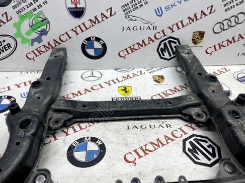 Mercedes-Benz EQS Travers çıkma parça