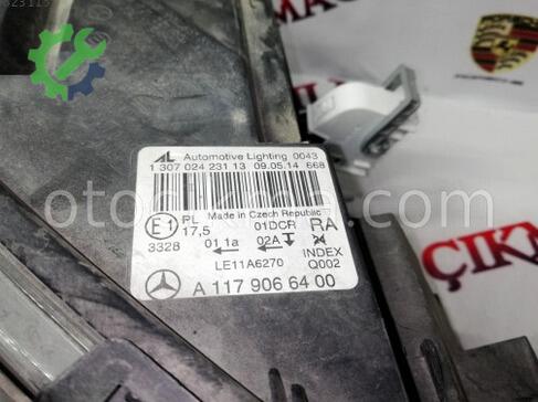 Mercedes-Benz CLA Sağ Ön Far çıkma parça