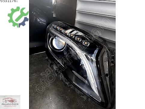 Mercedes-Benz GLA Sağ Ön Far çıkma parça
