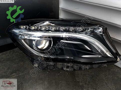 Mercedes-Benz GLA Sağ Ön Far çıkma parça
