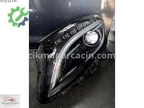 Mercedes-Benz GLA Sağ Ön Far çıkma parça
