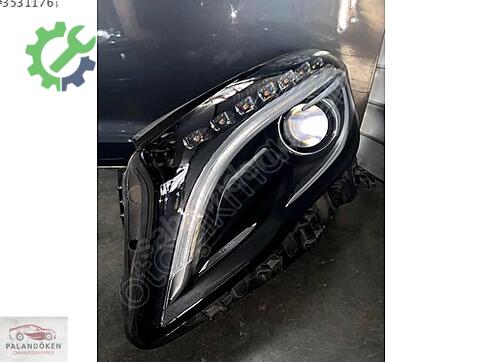 Mercedes-Benz GLA Sağ Ön Far çıkma parça