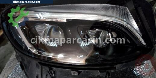 Mercedes-Benz GLC Sağ Ön Far çıkma parça
