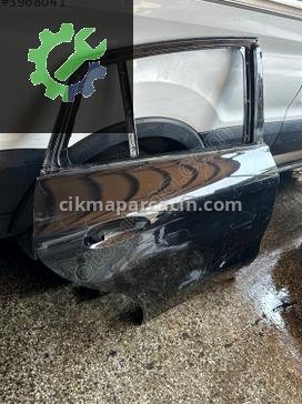 Mercedes-Benz GLE Sağ Arka Kapı çıkma parça