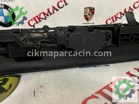 Mercedes-Benz E Serisi Hava Yönlendirme Paneli A2135002900 çıkma parça