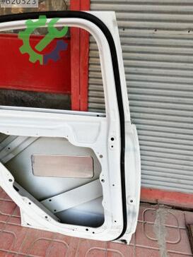 Mercedes-Benz C Serisi Sol Arka Kapı çıkma parça