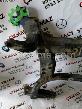 Mercedes-Benz C Serisi Travers çıkma parça
