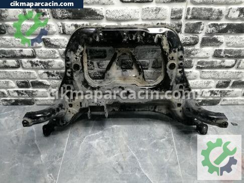 Mercedes-Benz CLA Travers çıkma parça