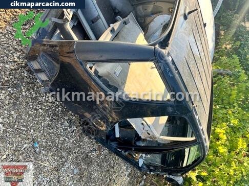 Mercedes-Benz ML Sağ Arka Çamurluk çıkma parça