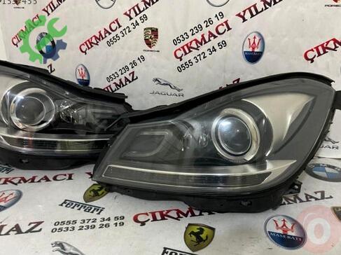 Mercedes-Benz C Serisi Sağ Ön Far çıkma parça