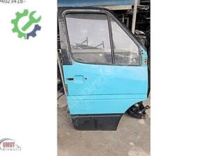 Mercedes Sprinter sağ ön kapı