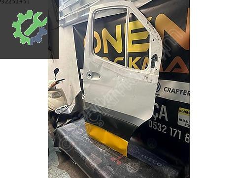 Mercedes-Benz Sprinter Sağ Ön Kapı çıkma parça