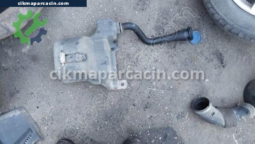 Mercedes-Benz Vito Cam Suyu Deposu çıkma parça