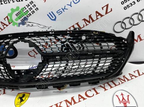 Mercedes-Benz CLA Ön Panjur çıkma parça