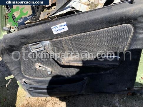 Mercedes-Benz 200 Kapı Döşemesi çıkma parça