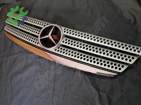 Mercedes-Benz A Serisi Ön Panjur çıkma parça