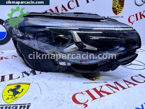 Mercedes-Benz CLA Sağ Ön Far çıkma parça