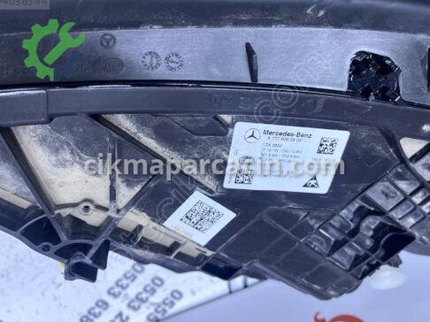 Mercedes-Benz A Serisi Sağ Ön Far A1779065804 çıkma parça