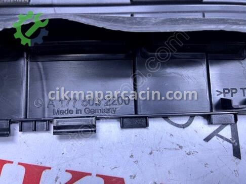 Mercedes-Benz A Serisi Davlumbaz A1775052200 çıkma parça