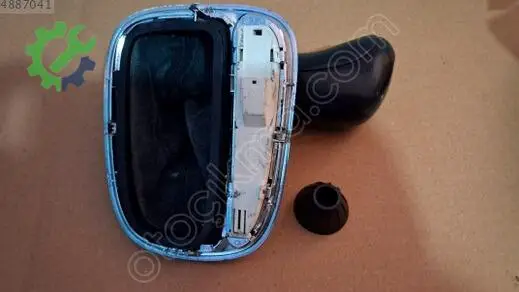 Mercedes-Benz C Serisi Vites Topuzu çıkma parça
