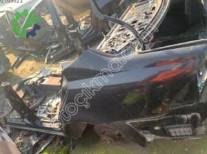 Mercedes W203 Sol Arka Çamurluk Hatasız Orjinal Çıkma
