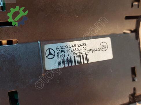Mercedes-Benz C Serisi Ekran çıkma parça