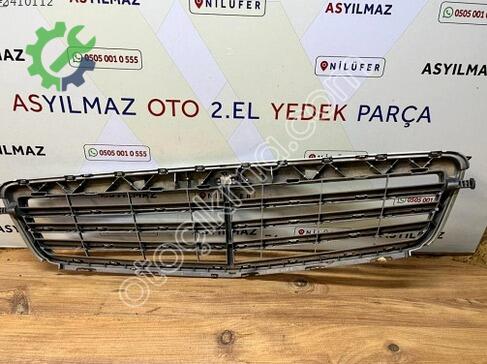 Mercedes-Benz C Serisi Ön Panjur çıkma parça