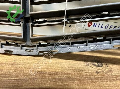 Mercedes-Benz C Serisi Ön Panjur çıkma parça