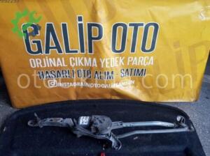 Mercedes W204 C180 Silecek Motoru hatasız orjinal çıkma