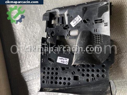 Mercedes-Benz C180 Torpido Kapağı çıkma parça
