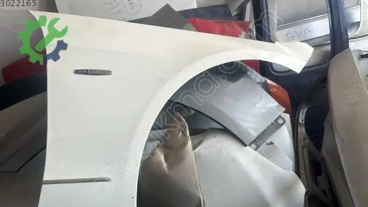 Mercedes-Benz C Serisi Ön Çamurluk çıkma parça