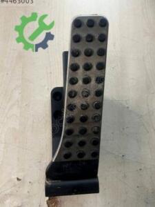 MERCEDES W204 X204 GAZ PEDALI A2043000504