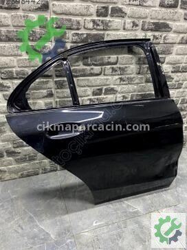 Mercedes-Benz C Serisi Sağ Arka Kapı çıkma parça