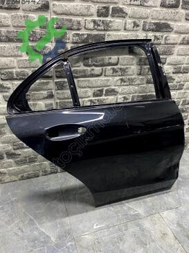 Mercedes-Benz C Serisi Sağ Arka Kapı çıkma parça